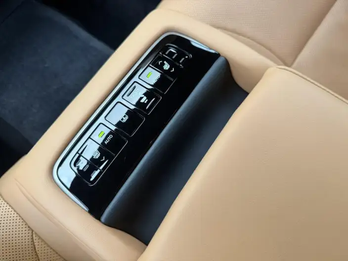 Lexus LS 2021 Model 500h Superior Edition – фото 10