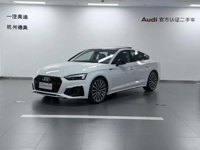 Audi A5 2023 Model Sportback 40 TFSI quattro Luxury Dynamic Model – фото 1
