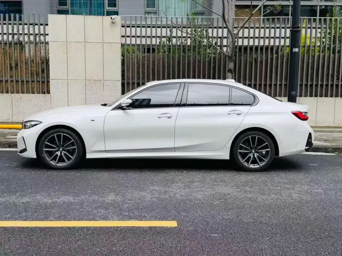 BMW 3 Series 2023 Model 325Li M Sports Set – фото 3