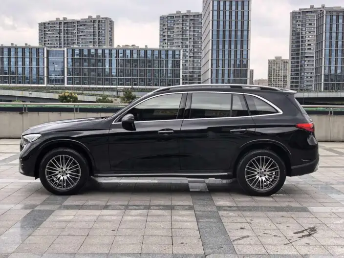 Mercedes-Benz GLC 2024 Model Facelift GLC 300 L 4MATIC Dynamic Model 5 seat – фото 3