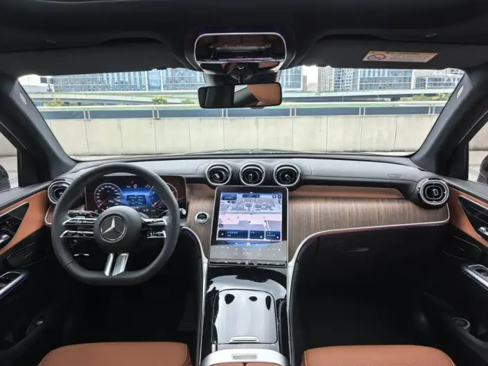 Mercedes-Benz GLC 2024 Model Facelift GLC 300 L 4MATIC Dynamic Model 5 seat – фото 10