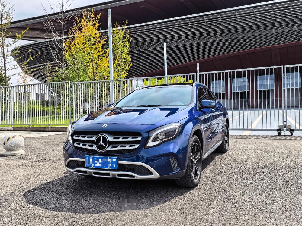 Mercedes-Benz GLA 2018 GLA 200 Fashion – фото 1