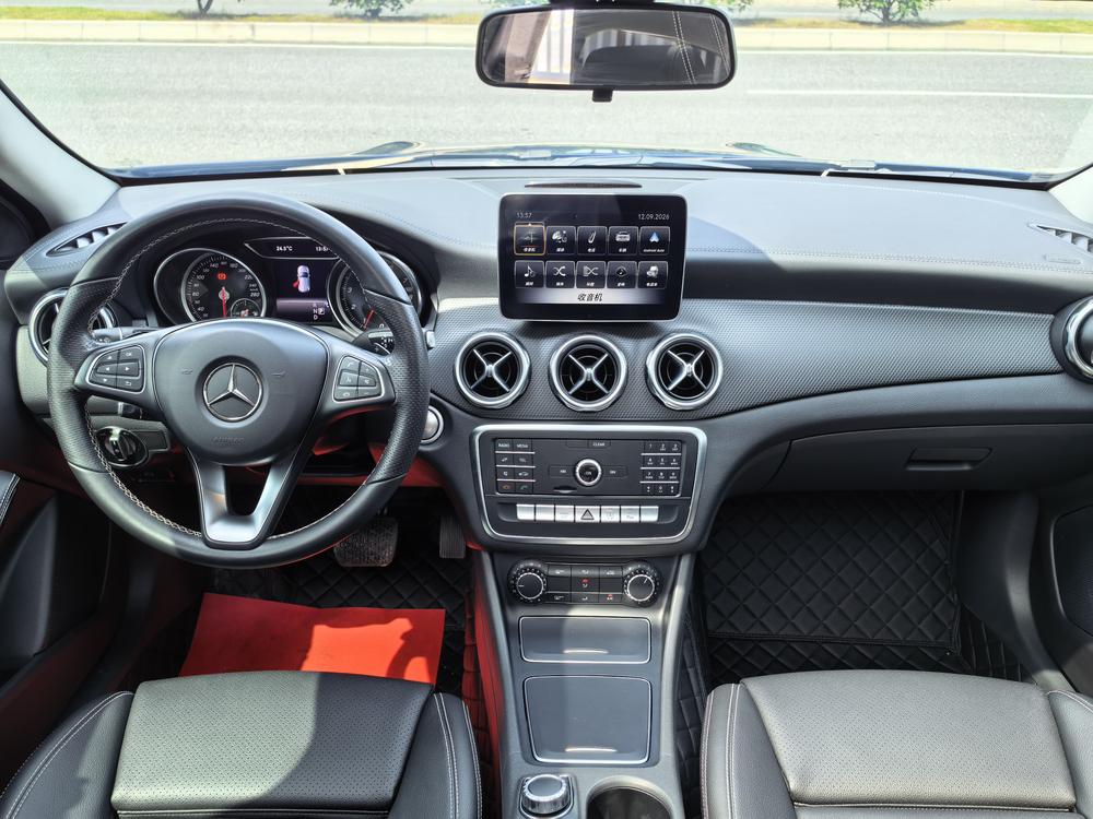 Mercedes-Benz GLA 2018 GLA 200 Fashion – фото 8