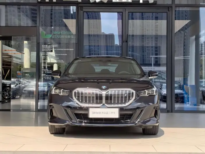BMW i5 2025 Model Facelift eDrive40L M Sports Set – фото 2