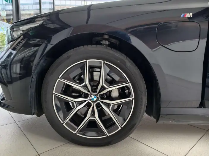 BMW i5 2025 Model Facelift eDrive40L M Sports Set – фото 8