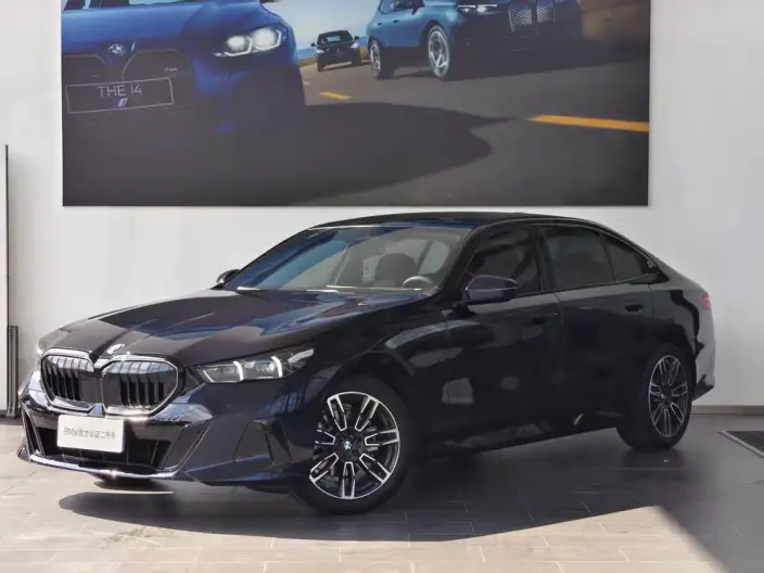BMW 5 Series 2025 Model Facelift 525Li M Sports Set – фото 1