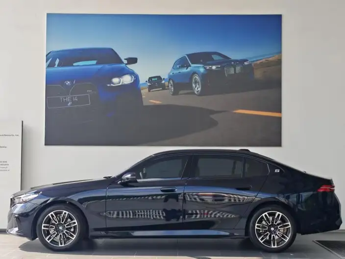 BMW 5 Series 2025 Model Facelift 525Li M Sports Set – фото 3