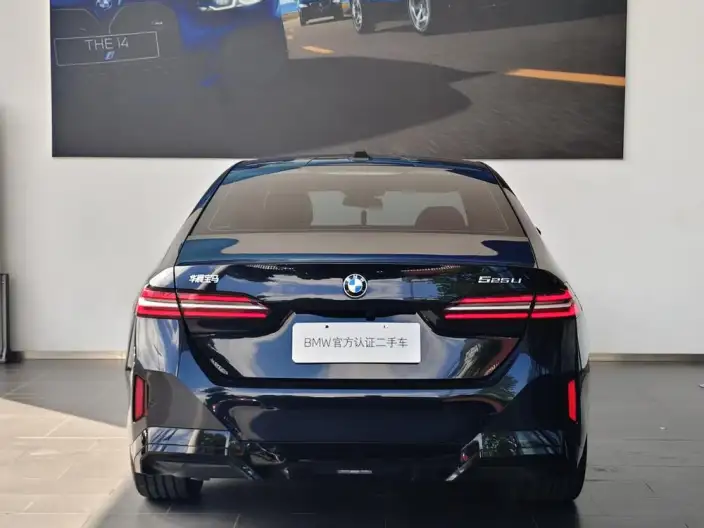 BMW 5 Series 2025 Model Facelift 525Li M Sports Set – фото 4