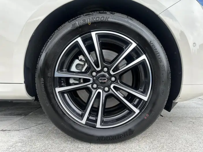 Aito M5 2025 Model Extended Range Ultra Rear Drive Edition – фото 9
