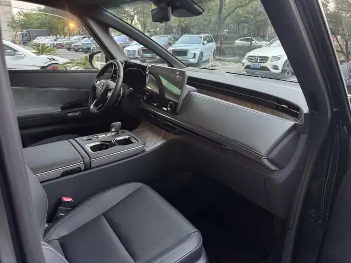 Lexus LM 2026 Model 500h DIRECT4 VI seat Respect Edition – фото 5