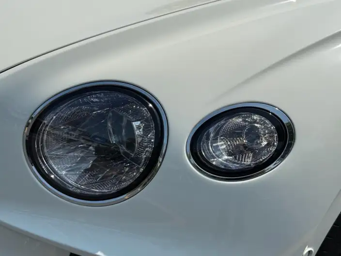 Continental 2024 Model 4.0T GT V8 – фото 6