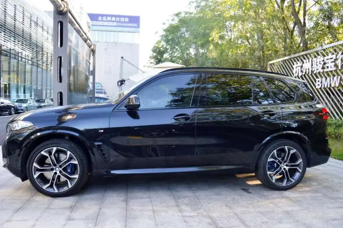 BMW X5 2026 Model xDrive40Li M Sports Night Set – фото 3