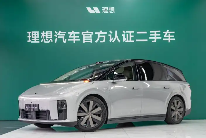 Li Auto i8 2025 Model Standard Edition – фото 1