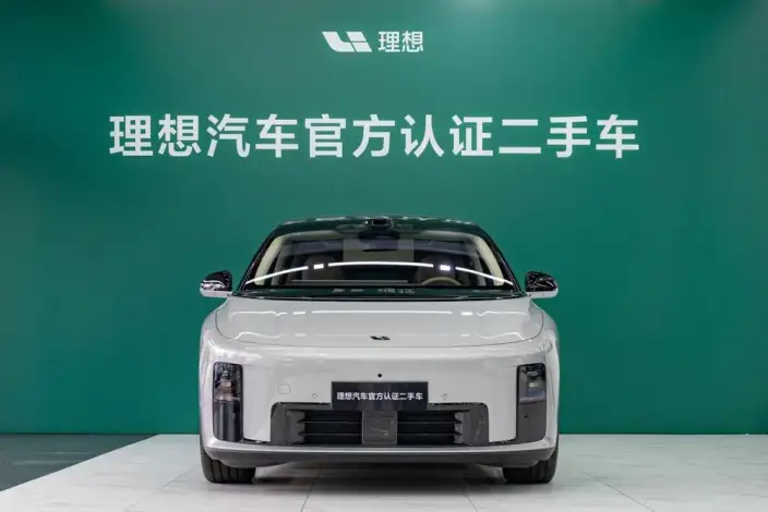 Li Auto i8 2025 Model Standard Edition – фото 2