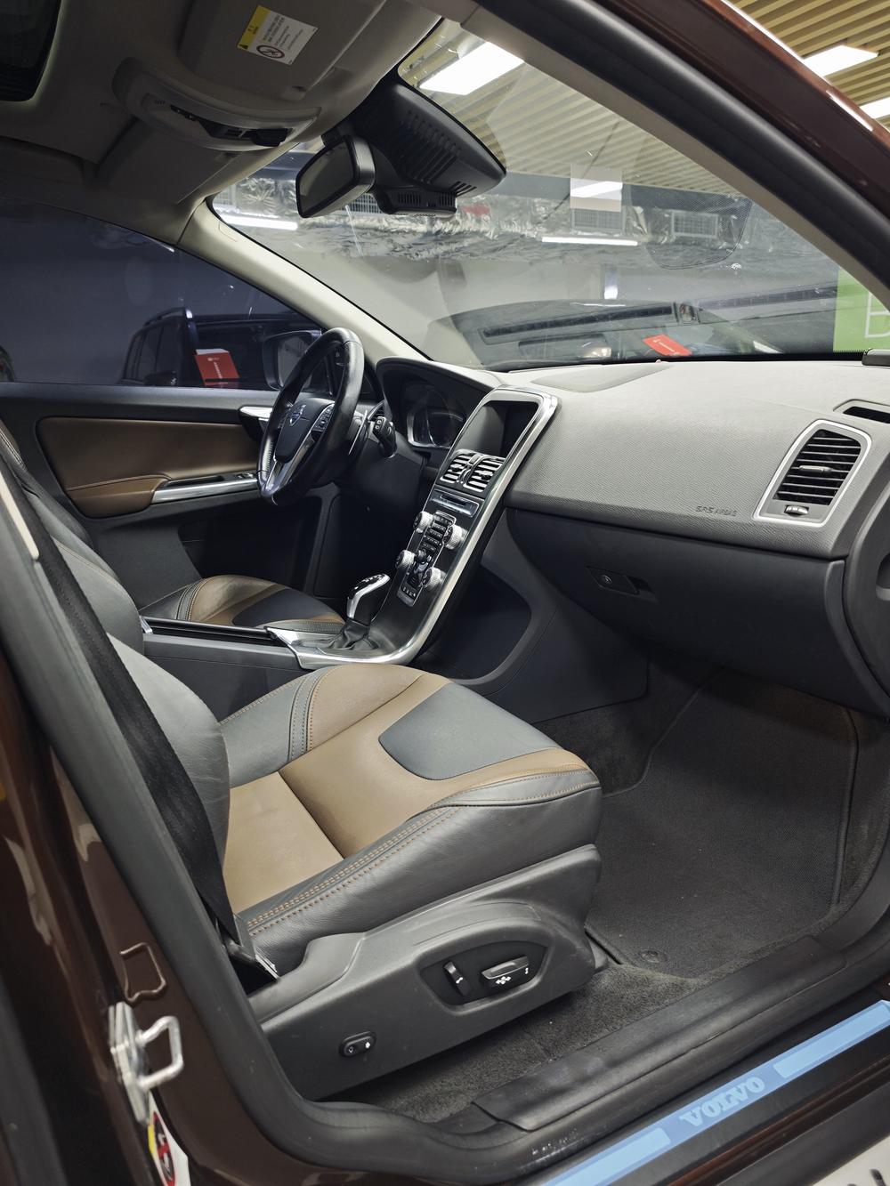 Volvo XC60 2015 модификация T5 AWD Smart JMC Edition – фото 9