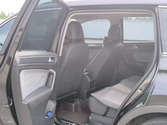 Volkswagen Tiguan L 2022 Model 330TSI Automatic 2WD R-Line Enjoy the version more – фото 9