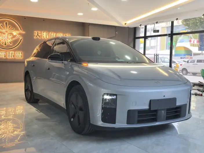 Li Auto i6 2025 Model 2WD Standard Edition – фото 3