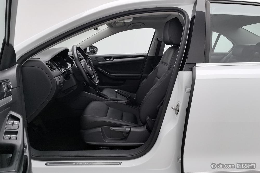 Volkswagen Sagitar 2018 1.6L Automatic Comfort – фото 18