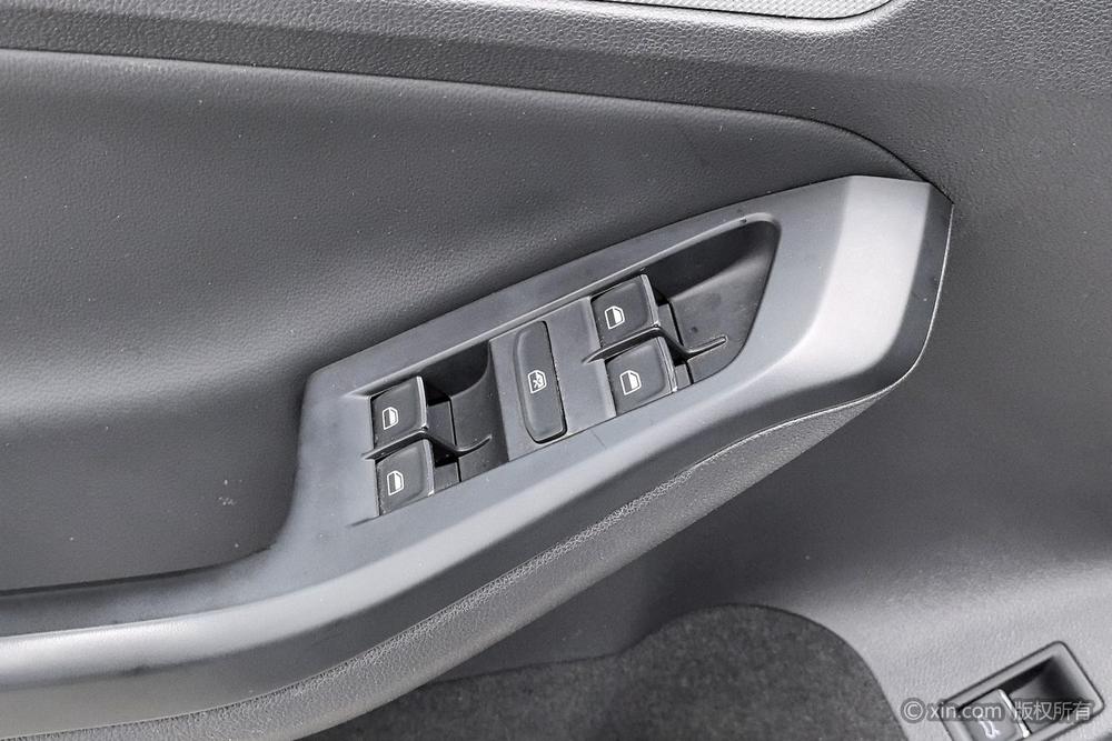 Volkswagen Sagitar 2018 1.6L Automatic Comfort – фото 22