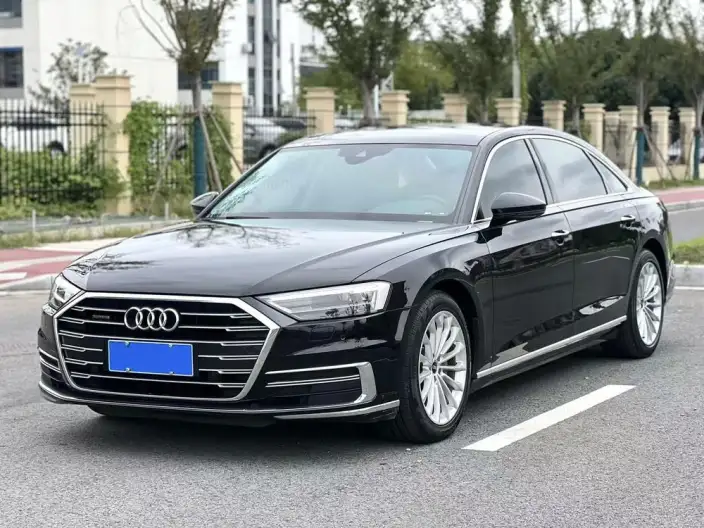 Audi A8 2022 Model A8L 50 TFSI quattro Comfort Model Collector Edition Edition – фото 1