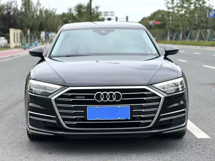 Audi A8 2022 Model A8L 50 TFSI quattro Comfort Model Collector Edition Edition – фото 2