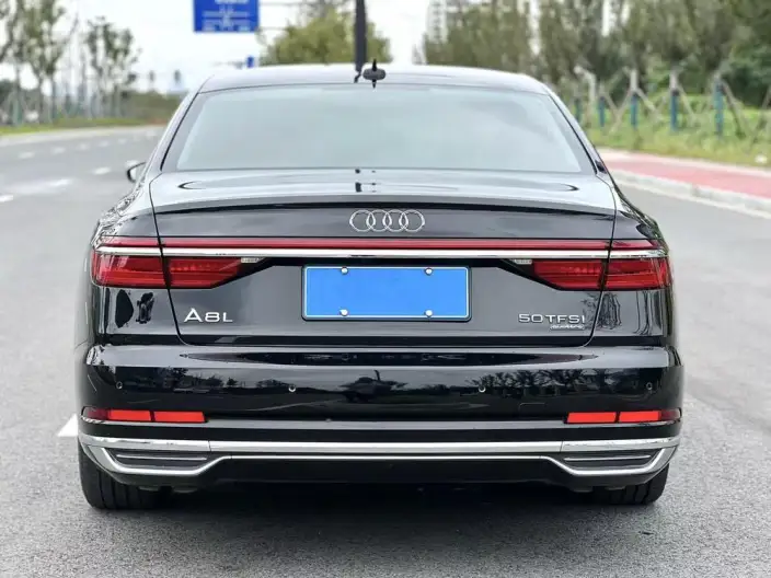 Audi A8 2022 Model A8L 50 TFSI quattro Comfort Model Collector Edition Edition – фото 6