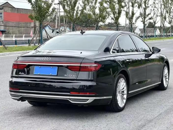 Audi A8 2022 Model A8L 50 TFSI quattro Comfort Model Collector Edition Edition – фото 7