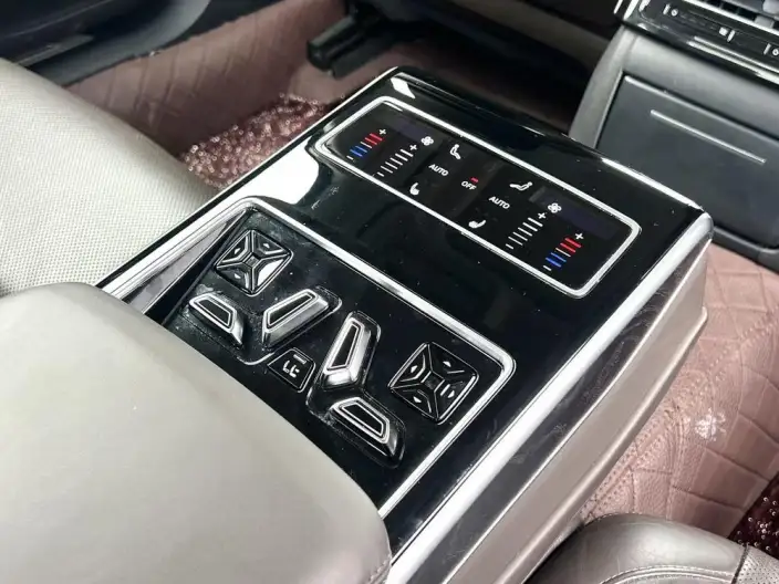Audi A8 2022 Model A8L 50 TFSI quattro Comfort Model Collector Edition Edition – фото 8