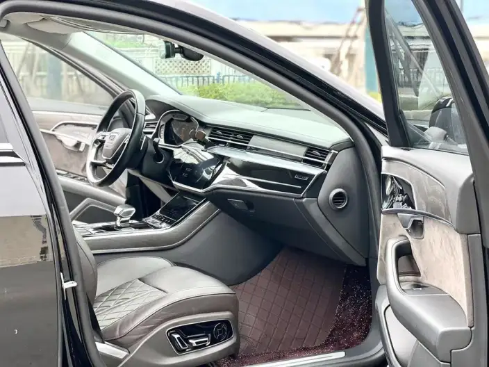 Audi A8 2022 Model A8L 50 TFSI quattro Comfort Model Collector Edition Edition – фото 10