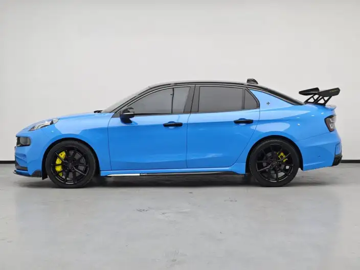 Lynk & Co 03 2022 Model 03+ 2.0TD Automatic Cyan Customized Edition Performance Package – фото 4