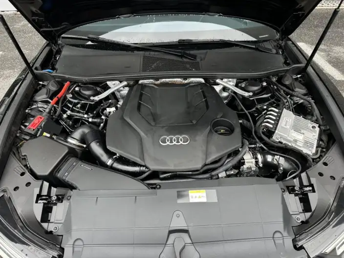 Audi A6L 2023 Model 55 TFSI quattro Exclusive Dynamic Model – фото 6