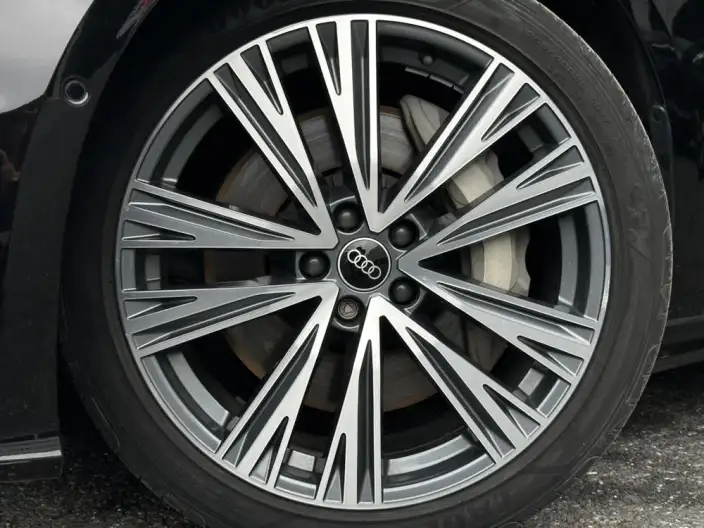 Audi A6L 2023 Model 55 TFSI quattro Exclusive Dynamic Model – фото 8