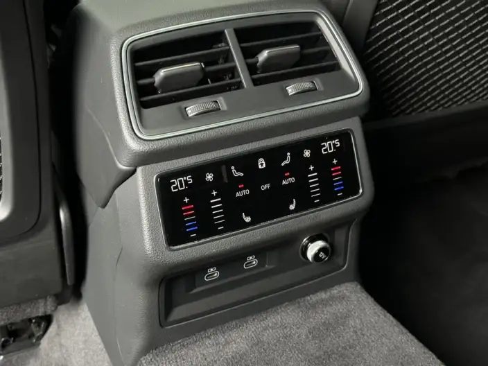 Audi A6L 2023 Model 55 TFSI quattro Exclusive Dynamic Model – фото 10