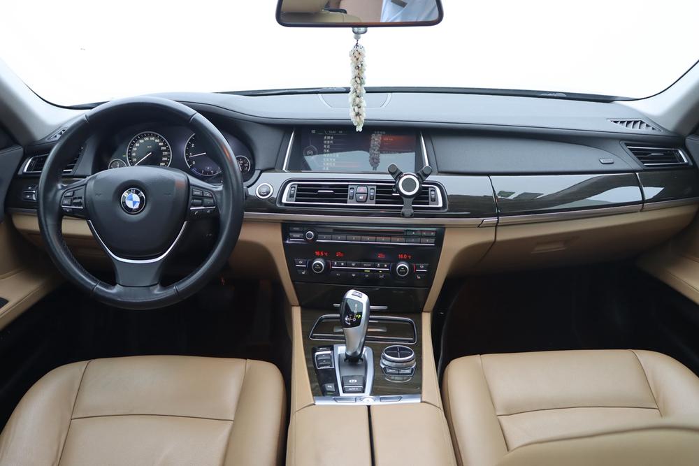 BMW 7 Series 2013 730Li Advantage – фото 12