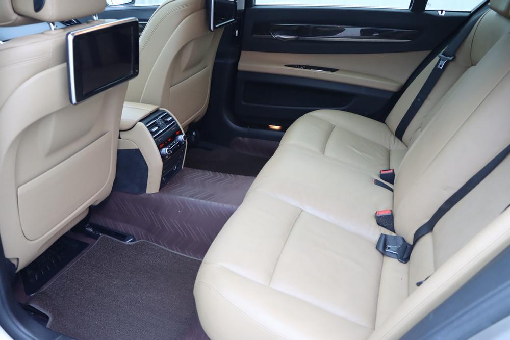 BMW 7 Series 2013 730Li Advantage – фото 25