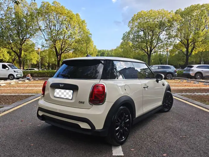 MINI 2023 Model 1.5T ONE
