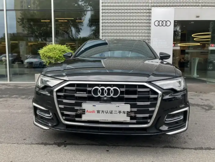 Audi A6L 2024 Model 45 TFSI quattro Exclusive Dynamic Model – фото 2