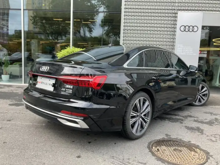 Audi A6L 2024 Model 45 TFSI quattro Exclusive Dynamic Model – фото 4