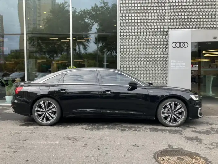 Audi A6L 2024 Model 45 TFSI quattro Exclusive Dynamic Model – фото 5