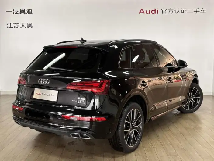 Audi Q5L 2026 Model quattro 45th Anniversary Collector Edition Edition 40TFSI Luxury Dynamic Model – фото 4