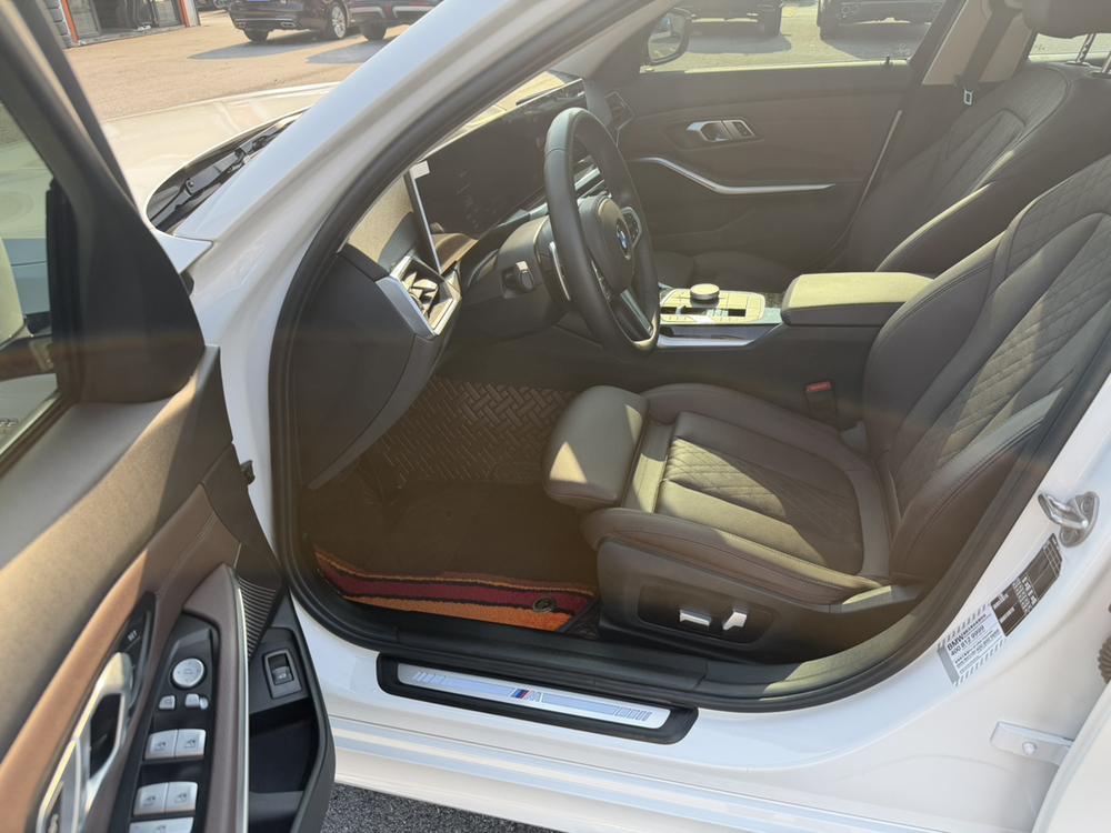 BMW 3 Series 2023 325Li M Sport Package – фото 26