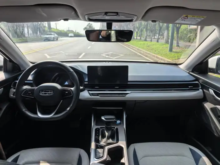 Geely Emgrand 2022 Model No. 4 Gen 1.5L CVT Flagship Model – фото 7