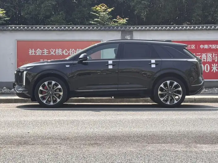 Cadillac XT5 2025 Model 28T 4WD Platinum Model – фото 3