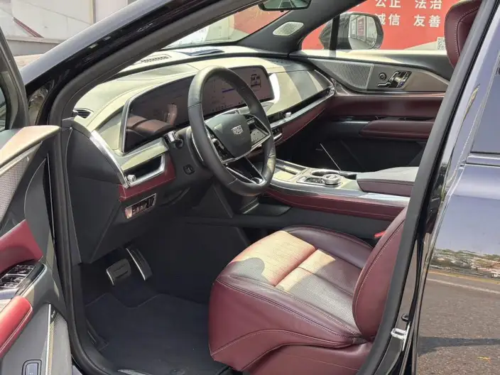 Cadillac XT5 2025 Model 28T 4WD Platinum Model – фото 8
