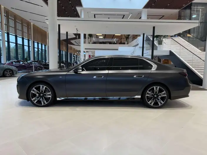 BMW 7 Series 2023 Model 740Li Exclusive Model Luxury Set – фото 3