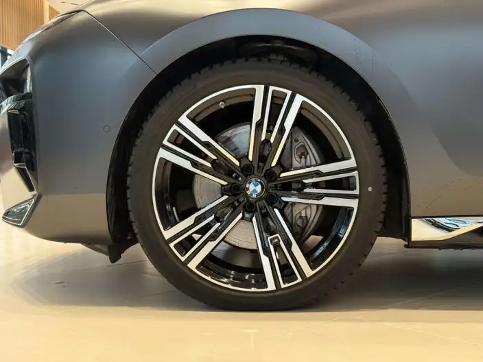 BMW 7 Series 2023 Model 740Li Exclusive Model Luxury Set – фото 8