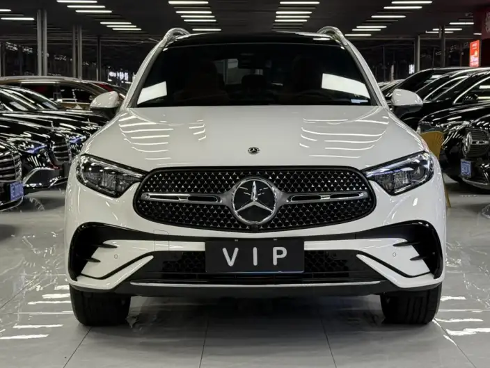 Mercedes-Benz GLC 2023 Model GLC 260 L 4MATIC Luxury Model 5 seat – фото 2
