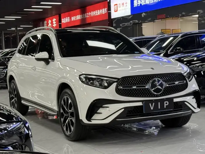 Mercedes-Benz GLC 2023 Model GLC 260 L 4MATIC Luxury Model 5 seat – фото 3