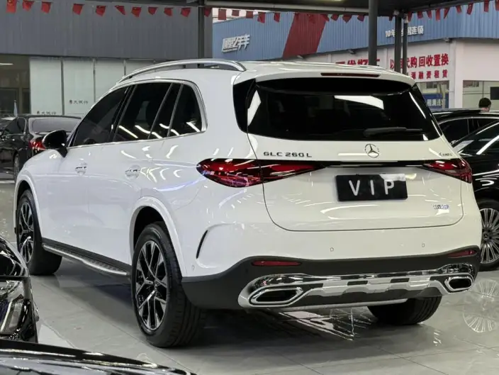 Mercedes-Benz GLC 2023 Model GLC 260 L 4MATIC Luxury Model 5 seat – фото 4