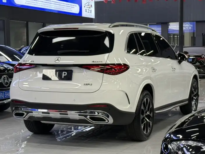 Mercedes-Benz GLC 2023 Model GLC 260 L 4MATIC Luxury Model 5 seat – фото 6